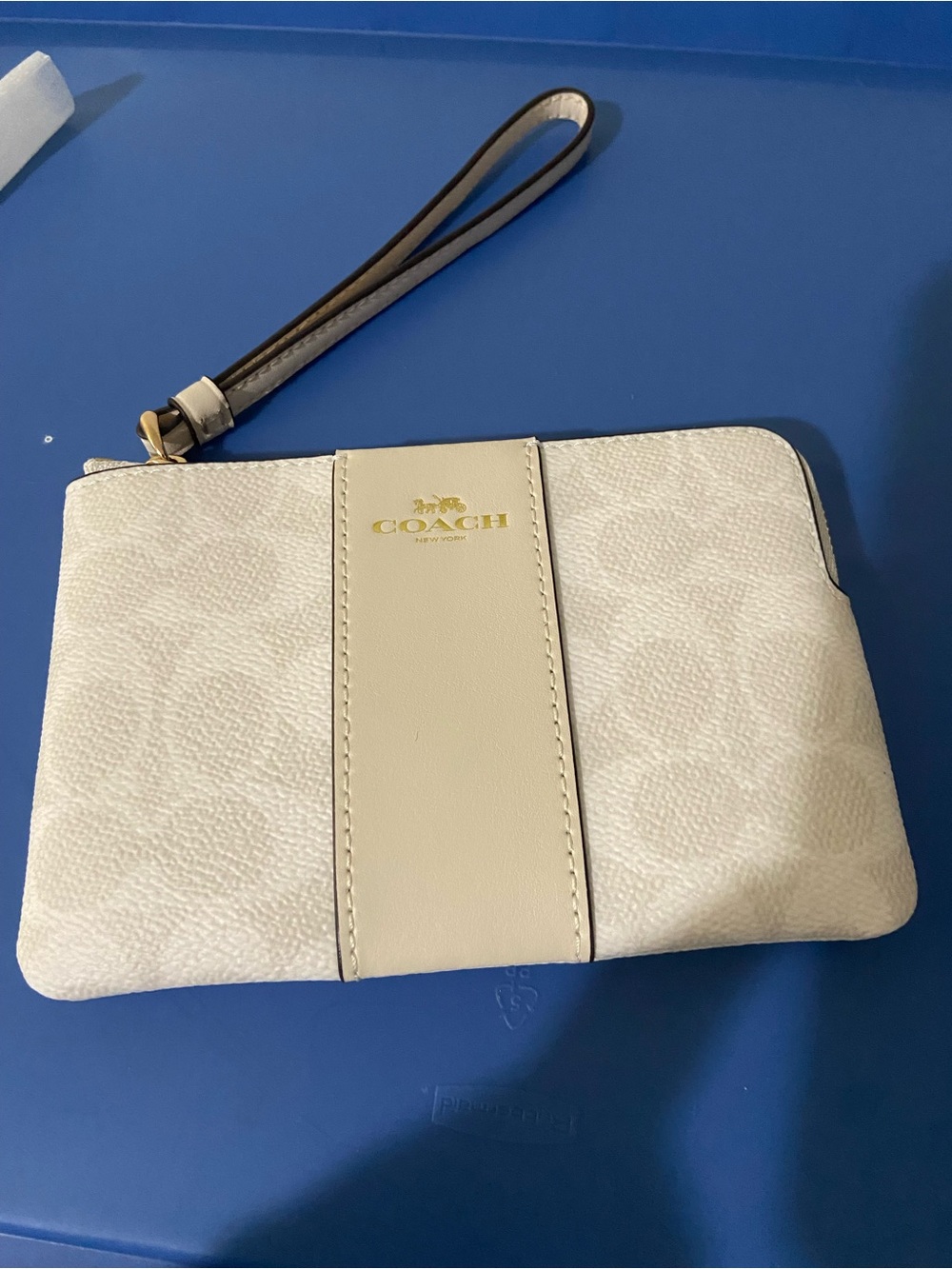 COACH Corner Zip Wristlet Clutch Signature Chalk/Glacier White Leather strap